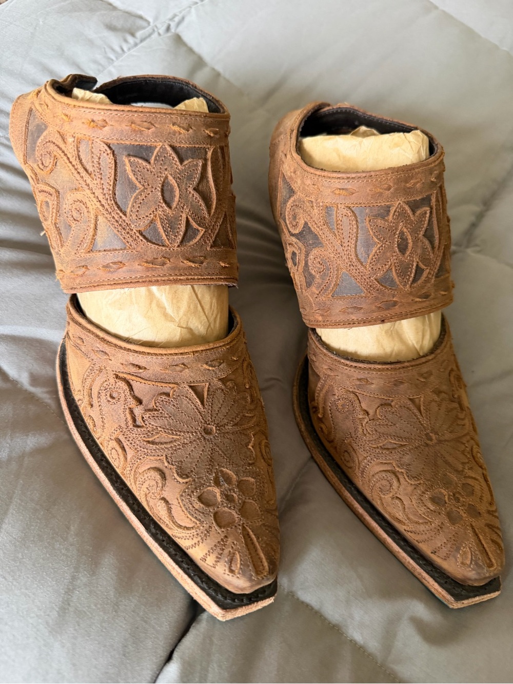Women's Lane Leather Embroidered Pointed Toe Ankle Boots - Brown